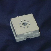 sr6p-m11g 11-pin rear-facing socket